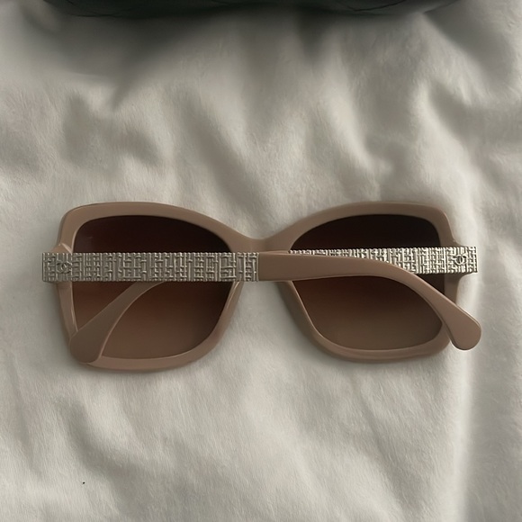 perfect condition womens Chanel sunglasses - Picture 5 of 7